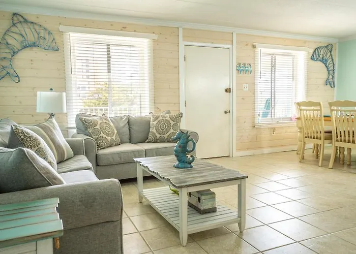 2 Bedrooms With Views And In Walking Distance To Seacrets! *
