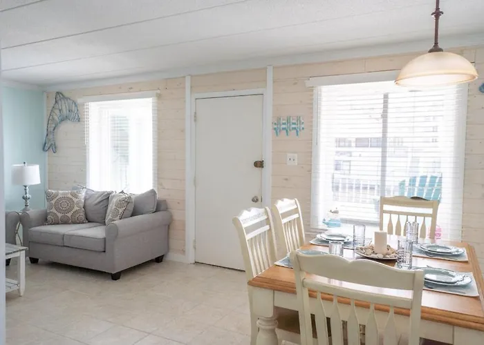 2 Bedrooms With Views And In Walking Distance To Seacrets! Holiday home Ocean City