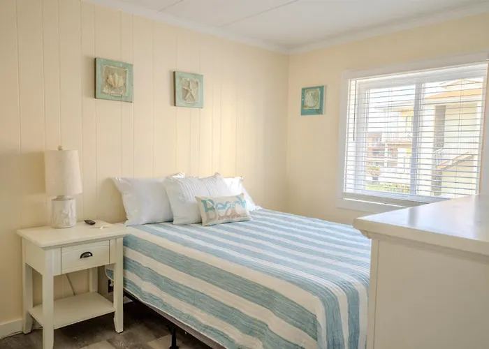 Holiday home 2 Bedrooms With Views And In Walking Distance To Seacrets!