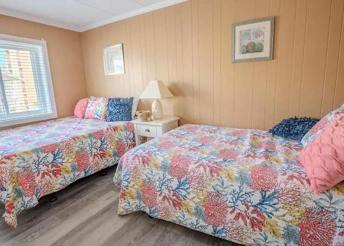 2 Bedrooms With Views And In Walking Distance To Seacrets! Holiday home